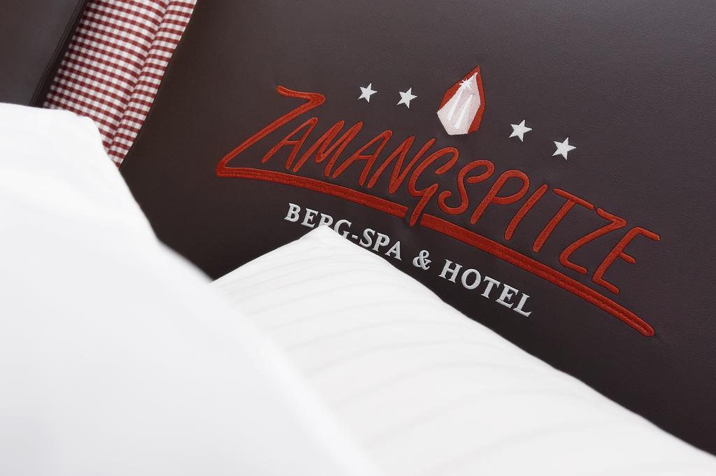 Berg-Spa & Hotel Zamangspitze Sankt Gallenkirch Exterior photo